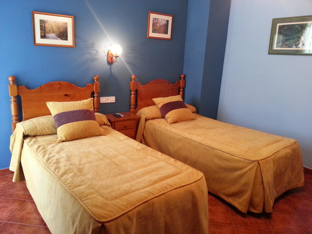 Hostal Restaurante Asador Pañart Bielsa Habitación foto